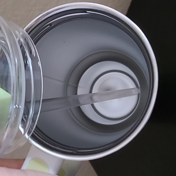 EUC 40oz Stanley tumblers in lime green - Picture 5 of 5